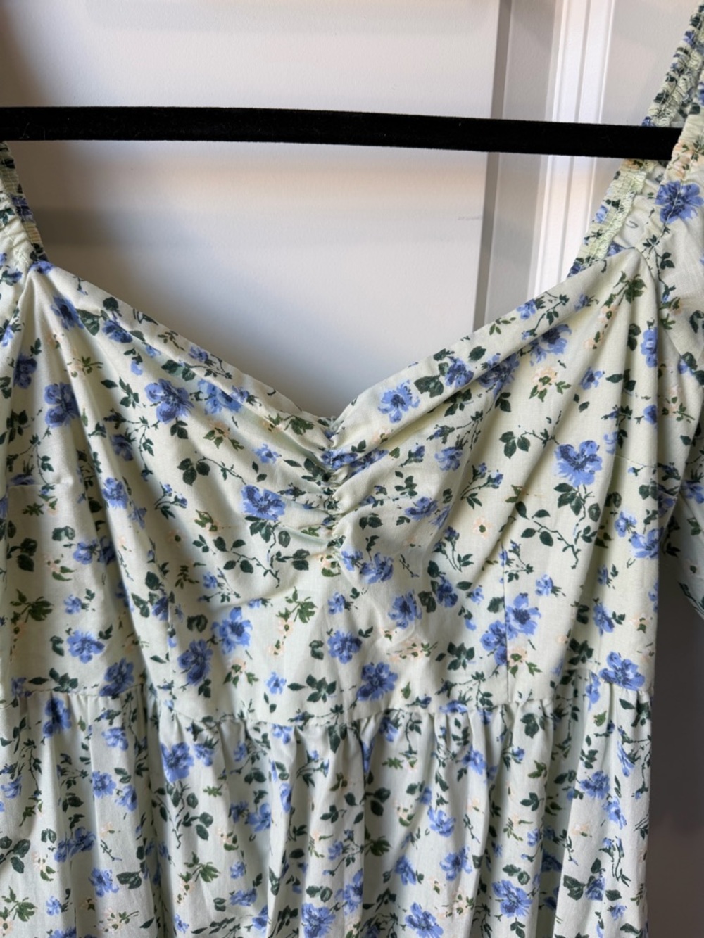 Abercrombie & Fitch Light Green and Blue Floral Puff-Sleeve Midi Dress - Picture 2 of 9